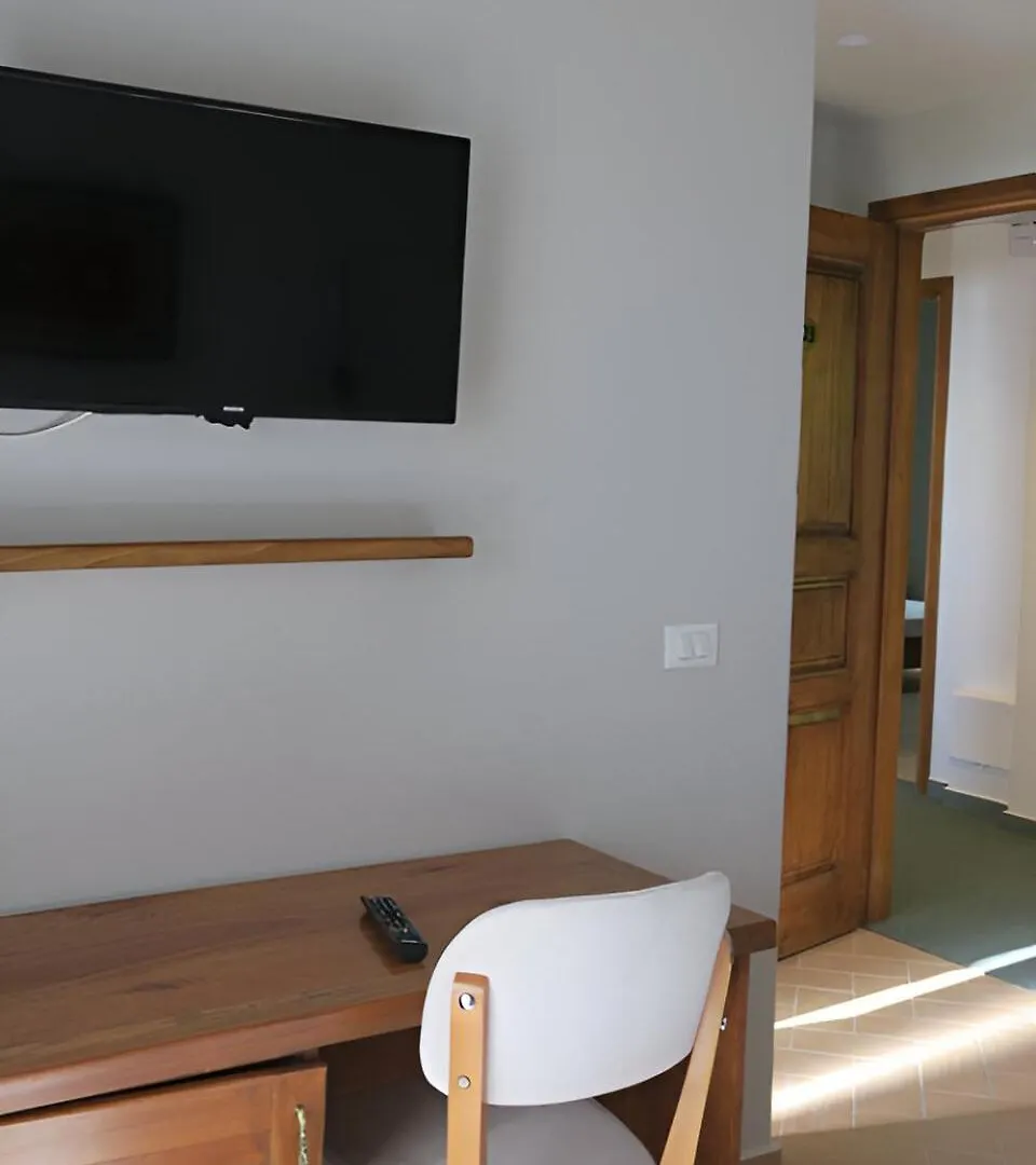 ****  Doko Hotel Radhime Albania