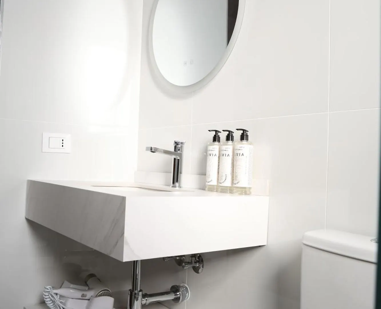 Doko Hotel Radhimë 4*,
